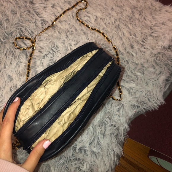 Black crossbody bag - Picture 3 of 3